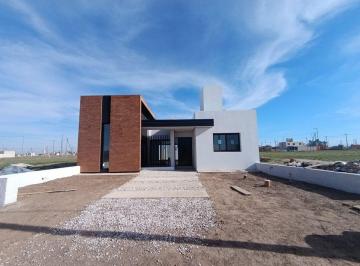 Casa · 110m² · 8 Ambientes · Venta Casa en Cuestas de Manantiales Mza 89 Lote 5