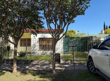 Casa · 110m² · 3 Ambientes · 2 Cocheras · Venta Casa 3 Ambientes Paso del Rey Centro Lt328 m²