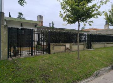 Casa · 230m² · 4 Ambientes · 1 Cochera · Venta Casa 3 Dorm. Alta Gracia