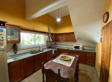 Casa · 241m² · 6 Ambientes · 2 Cocheras · Casa Venta 4 Dorm. B°pueyrredon Cba Cap Apto Cred