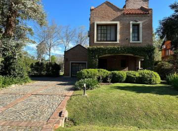 Casa · 194m² · 4 Ambientes · 2 Cocheras · Venta Casa 4 Amb Las Praderas de Lujan Apto Cred