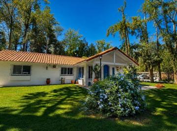 Quinta vacacional · 98m² · 3 Dormitorios · 3 Cocheras · Casa Quinta en Venta Ingeniero Maschwitz