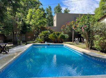 Casa · 180m² · 5 Ambientes · 4 Cocheras · Casa en Venta en Benavidez Centro