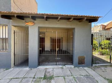Casa · 90m² · 4 Ambientes · 1 Cochera · Venta Casa 4 Ambientes en Garin.