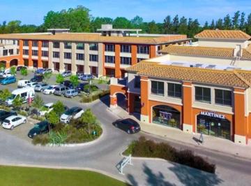 Local comercial · 305m² · 1 Cochera · Venta Locales y Depto con Renta en Pueblo Caamaño