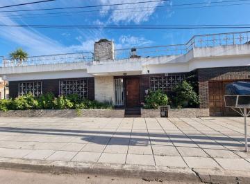 Casa · 196m² · 5 Ambientes · 1 Cochera · Venta Apto Credit0 5amb Cochera Terraza 200 M²total