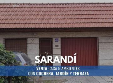 Casa · 222m² · 5 Ambientes · 1 Cochera · Casa 5 Ambientes con Cochera en Sarandi