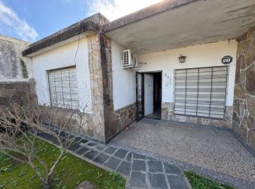 Casa · 100m² · 3 Ambientes · 1 Cochera · Venta Casa 3 Amb Florencio Varela Apto Credito