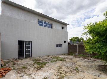Casa · 254m² · 5 Ambientes · 2 Cocheras · Venta Casa Multifamiliar Patio Garaje I. Casanova