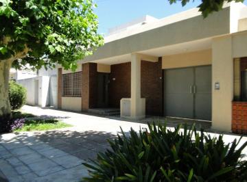 Casa · 331m² · 5 Ambientes · 3 Cocheras · Venta Casa en Villa Sarmiento con Cocheras Galpon
