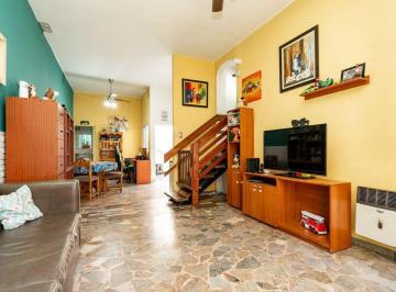 Casa · 195m² · 4 Ambientes · 1 Cochera · Vta Casa 4 Amb con Trraza Patio Cochera - V. Lynch