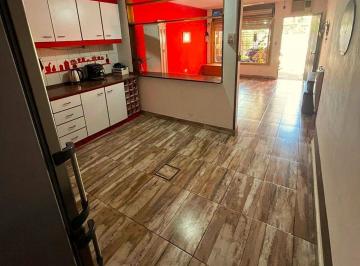 PH · 89m² · 3 Ambientes · Venta PH Castelar con Cochera y Patio