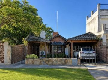 Casa · 222m² · 4 Ambientes · 2 Cocheras · Casa 4 Amb Venta Ituzaingo Norte Apta Credito