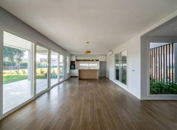 Casa · 199m² · 5 Ambientes · 2 Cocheras · Casa en Venta El Ensueño Maschwitz 4 Dorm. Pileta.