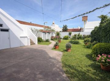 Casa · 330m² · 7 Ambientes · 3 Cocheras · Casa Para 2 Familias Venta Lanus Galpon Jardin