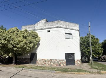 Casa · 240m² · 4 Ambientes · 1 Cochera · Venta Casa con Local Parque Garaje Villa de Mayo