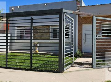 Casa · 162m² · 5 Ambientes · Casa en Perticone