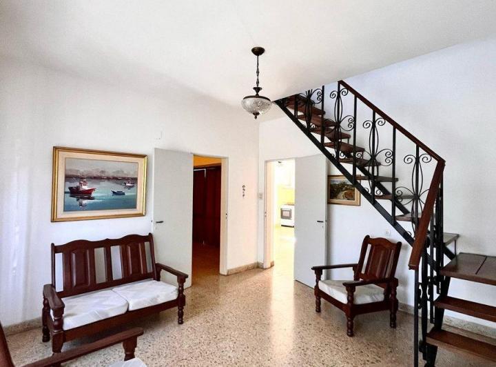 Casa · 117m² · 6 Ambientes · 1 Cochera