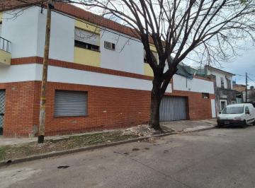 Casa · 325m² · 5 Ambientes · Venta Casa 3 Dorm. con Local