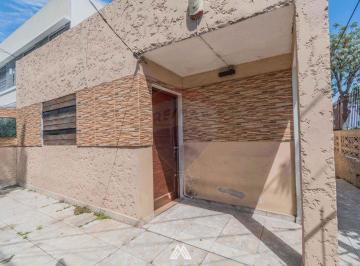 Casa · 65m² · 3 Ambientes · 1 Cochera · Venta Casa 2 Dorm. Patio y Garaje Cerrito