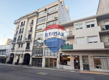 Oficina comercial · 122m² · Venta Oficina con Renta Ciudad Vieja