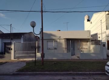 Casa · 84m² · 3 Ambientes · 1 Cochera · Casa de 3 Ambientes en Venta en Quilmes
