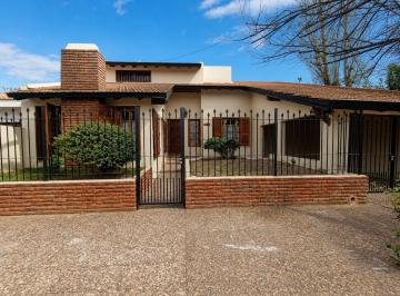 Casa · 175m² · 6 Ambientes · 1 Cochera · Casa en Sargento Cabral 615