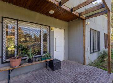 Casa · 87m² · 4 Ambientes · 1 Cochera · Casa 4 Amb en Venta Loma Verde