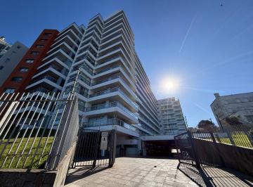Departamento · 66m² · 4 Ambientes · 1 Cochera · Venta Apto con Renta y Garage, Rambla de Malvin