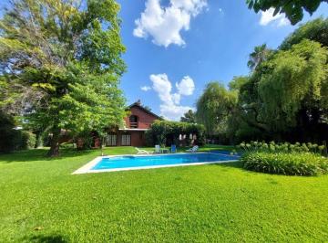 Casa · 255m² · 5 Ambientes · 4 Cocheras · Venta Casa Parque Leloir - Frente Casco - Apto Credito
