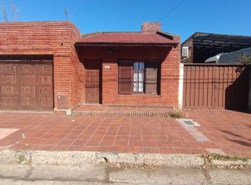 Casa · 152m² · 4 Ambientes · 1 Cochera · Casa en Venta en Pergamino con Patio