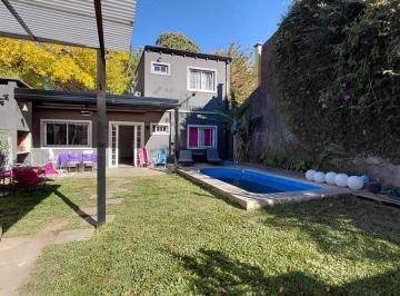 Casa · 102m² · 3 Ambientes · 1 Cochera · Casa Venta Tortuguitas 3 Amb Cochera Pileta Jardin