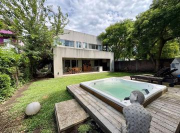 Casa · 178m² · 8 Ambientes · Gobernador Guillermo Udaondo 4125 (B1715), Ituzain
