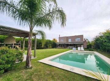 Casa · 161m² · 4 Ambientes · 2 Cocheras · Alquiler Anual Casa Amoblada Sta Teresa Villanueva
