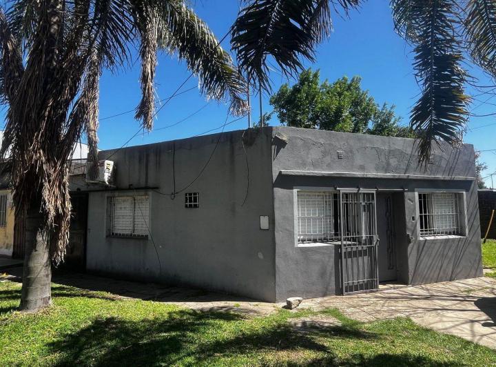 Casa · 74m² · 5 Ambientes · 1 Cochera