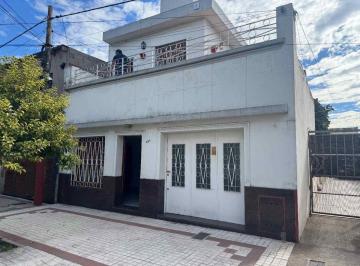 Casa · 111m² · 3 Ambientes · 1 Cochera · Casa en Venta en B° General Bustos