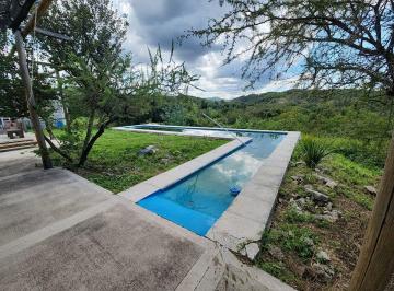 Casa · 351m² · 7 Ambientes · 1 Cochera · Venta Casa 5 Dorm en Corral de Barrancas Unquillo
