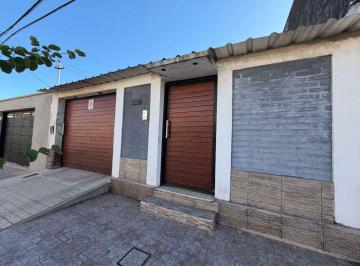 Casa · 270m² · 7 Ambientes · 1 Cochera · Venta de Casa en Corrientes Capital