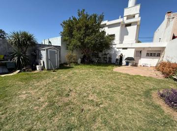Casa · 169m² · 3 Ambientes · 1 Cochera · Casa 3 Dorm San Salvador Apta Credito