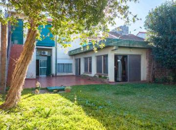 Casa · 210m² · 6 Ambientes · 3 Cocheras · Venta Casa Multifamiliar, Cochera. Don Bosco