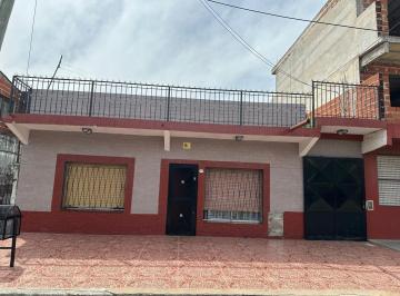 Casa · 138m² · 3 Ambientes · 2 Cocheras · Venta Casa 3 Ambientes Villa La Florida Quilmes