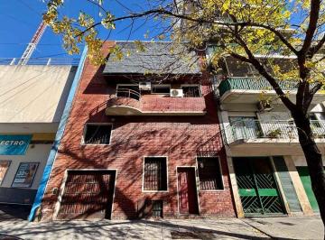 Casa · 200m² · 6 Ambientes · 1 Cochera · Venta Casa 6 Ambientes Almagro 2 Plantas Cochera