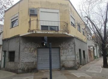Terreno · 86m² · Venta de Casa a Reciclar con Local Comercial