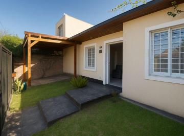 Casa · 65m² · 3 Ambientes · 1 Cochera · Venta Casa 3 Amb Altos de Podesta (Permuta)