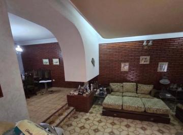Casa · 380m² · 4 Ambientes · 1 Cochera · Casa en Venta 4 Ambientes C/galpón Villa de Parque