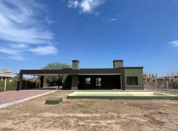Casa · 130m² · 3 Ambientes · 2 Cocheras · En Venta - Finca a Estrenar - Camino de La Costa