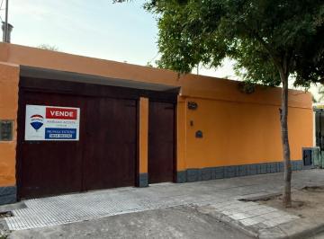 Casa · 90m² · 4 Ambientes · 2 Cocheras · Venta Casa Barrio Cabildo