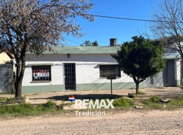 Casa · 95m² · 3 Ambientes · 1 Cochera · Casa en Venta B Barberan - Apta Crédito