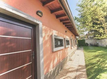 Casa · 112m² · 2 Ambientes · 5 Cocheras · Casa en Venta Spegazzini Ezeiza con Local