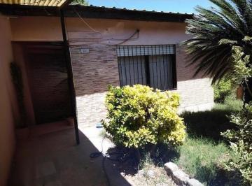 Casa · 80m² · 3 Ambientes · 1 Cochera · Se Vende Casa 3 Ambientes con Pileta